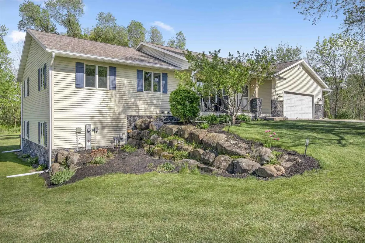 105 Weynand Road, Merrimac, WI 53561 - #1
