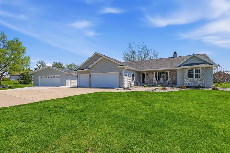 W7545 Country Drive, Beaver Dam, WI 53916 - #2