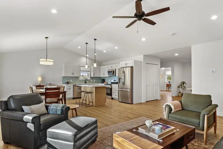 312 Roosevelt Street, Baraboo, WI 53913 - #2