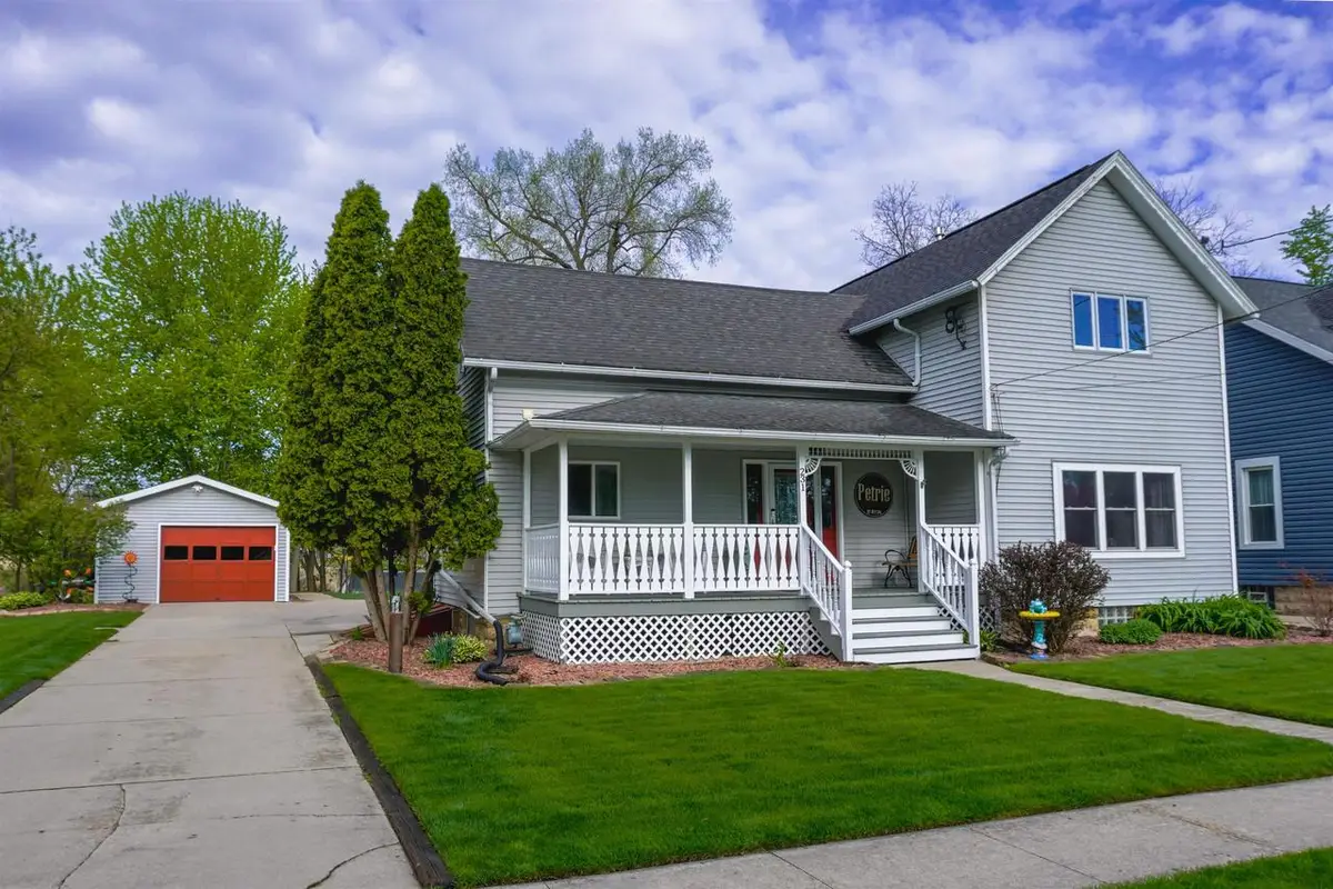 231 Campbell Street, Columbus, WI 53925 - #1