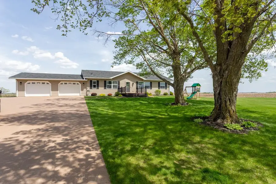 11244 Settlement Road, Cassville, WI 53806 - #2