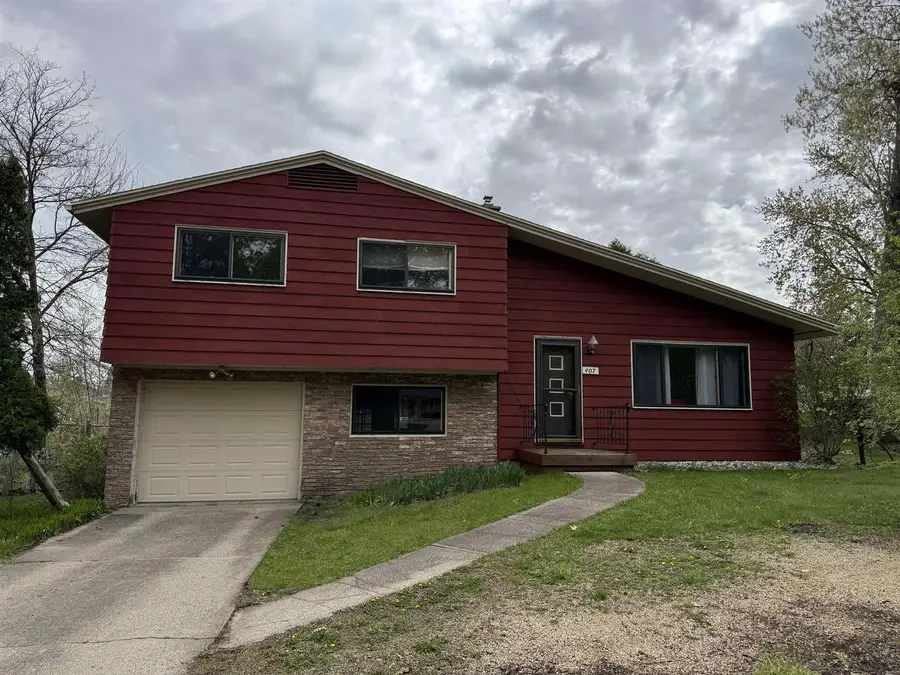 407 Silver Lake Drive, Portage, WI 53901 - #2
