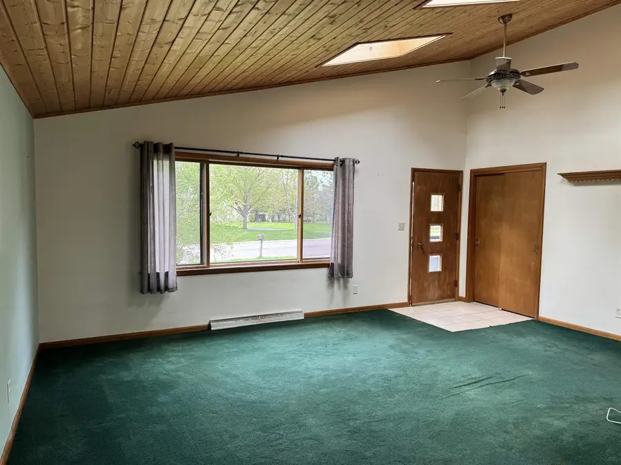 407 Silver Lake Drive, Portage, WI 53901 - #3