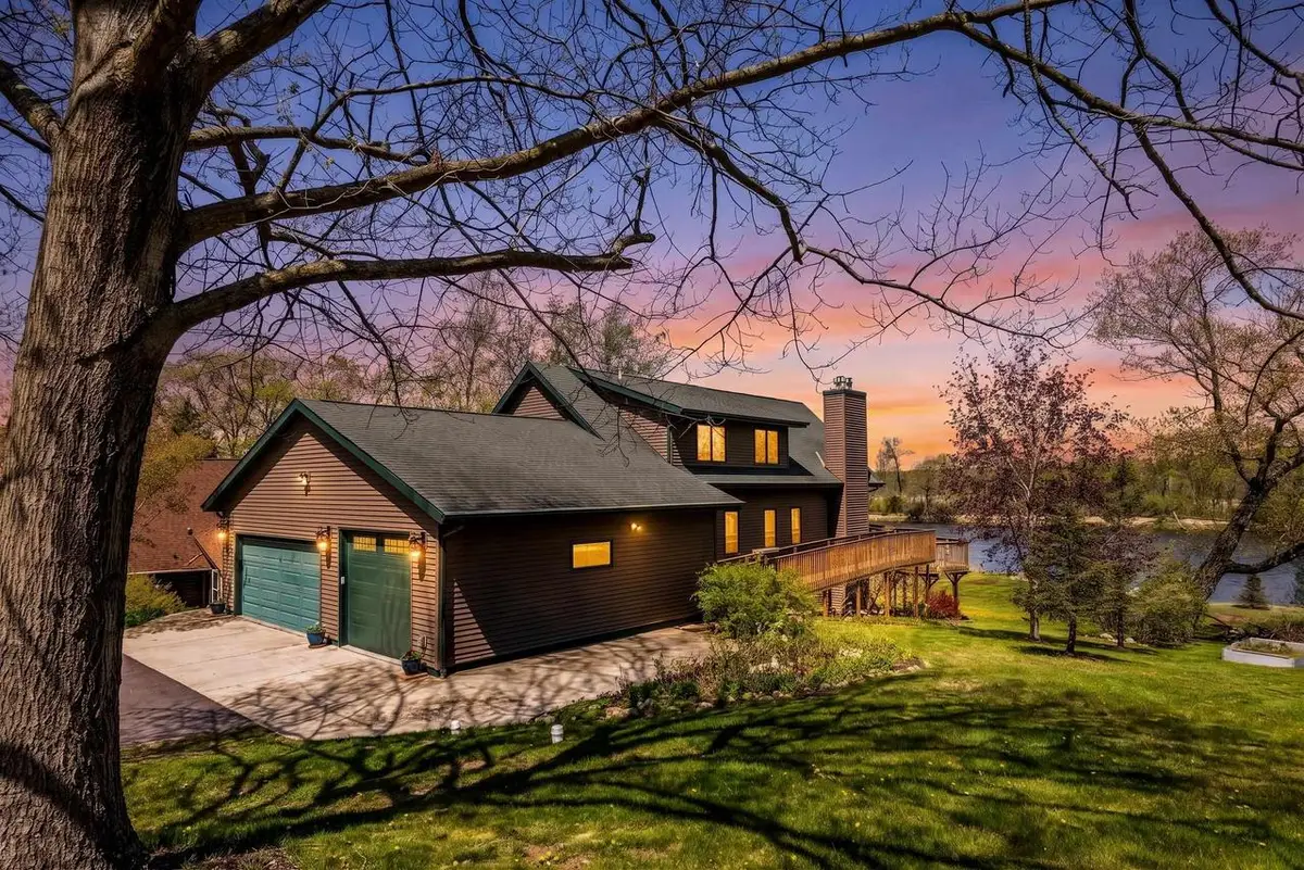 W5542 Oxbow Trail, Princeton, WI 54968 - #1