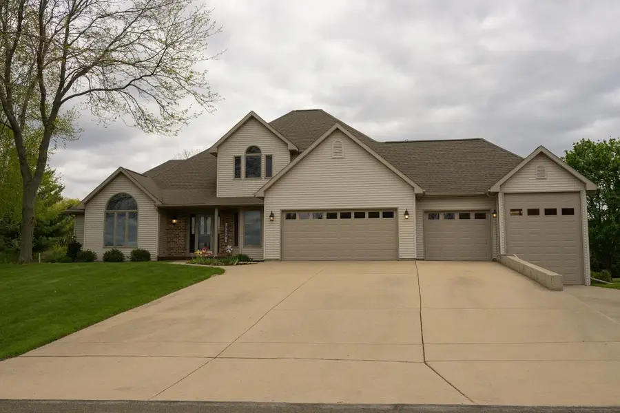 2717 Olin Way, Sun Prairie, WI 53590 - #2