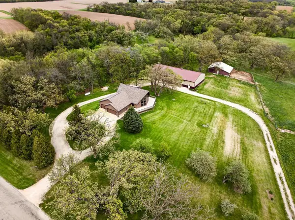 4800 Cub Hollow Road, Gratiot, WI 53541