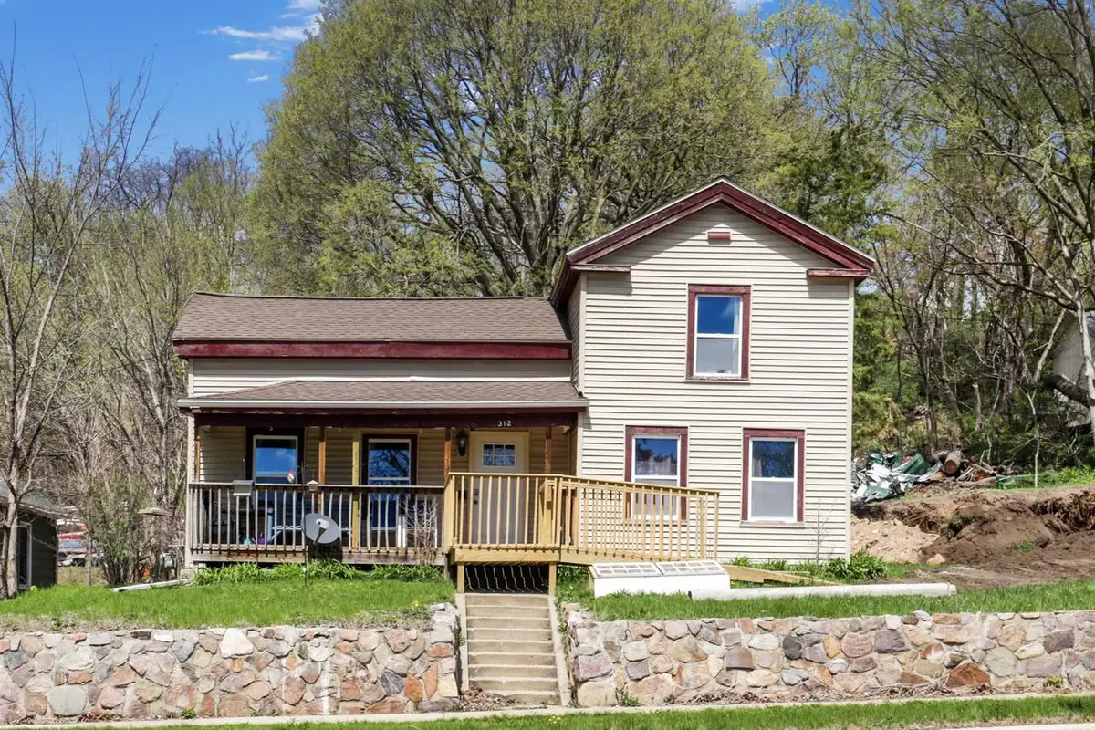 312 8th Avenue, Baraboo, WI 53913 - #1