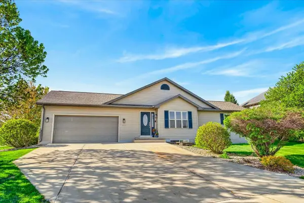 806 Longwood Drive, Oregon, WI 53575