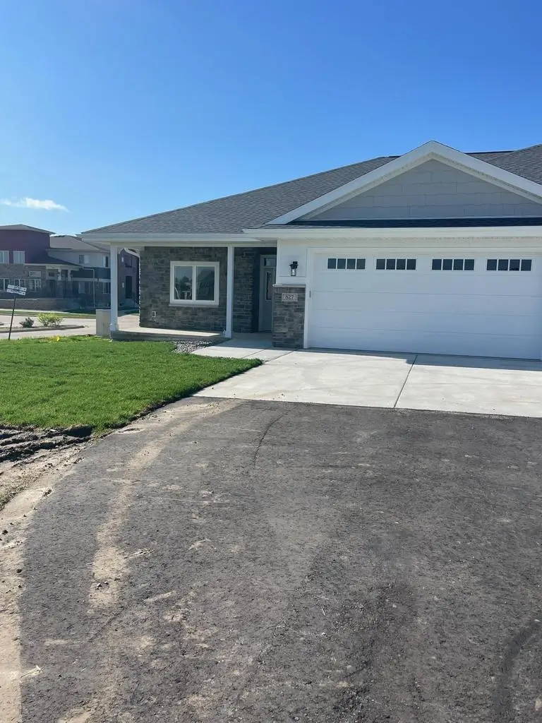 827 Vineyard Drive, Cambridge, WI 53523 - #3