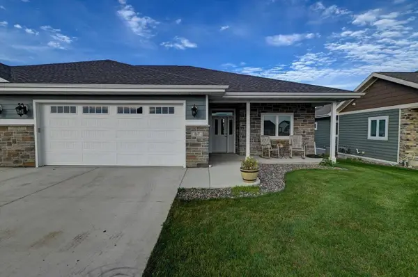 825 Vineyard Drive, Cambridge, WI 53523
