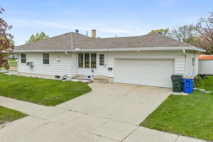 1001 Dewitt Street, Portage, WI 53901 - #3