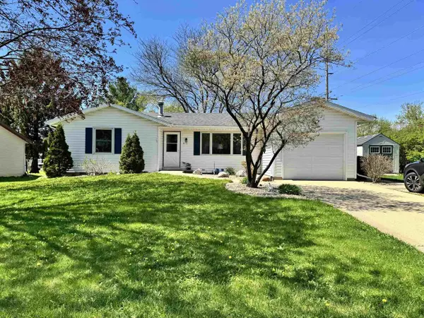 416 Lexington Parkway, Deforest, WI 53532