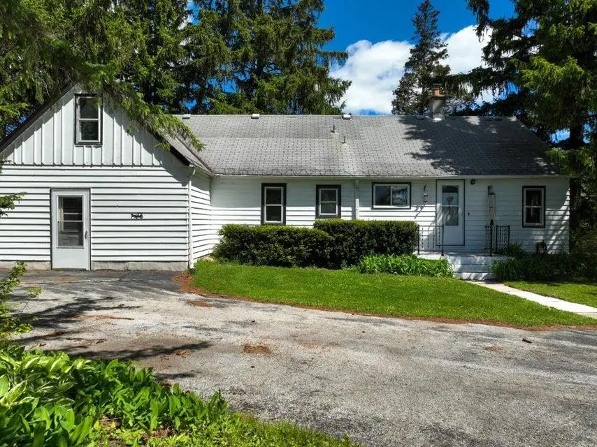2901 Forest Avenue, Franklin, WI 53132 - #3