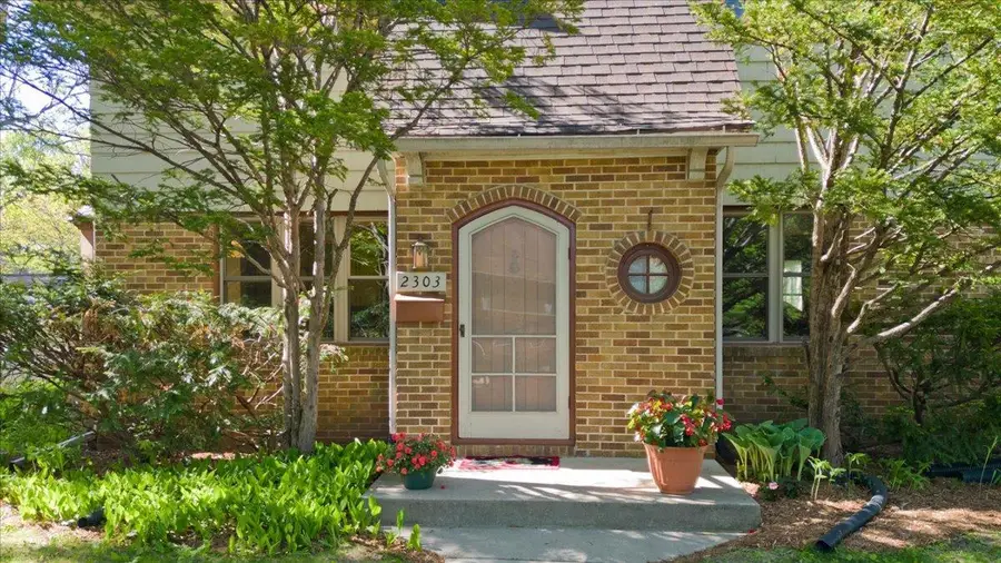 2303 Chamberlain Avenue, Madison, WI 53726 - #3