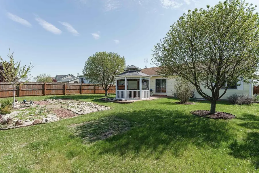 206 Cedar Avenue, Delavan, WI 53115 - #3