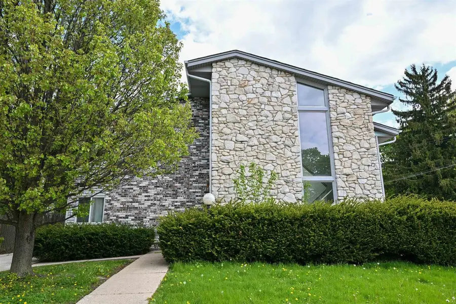 201 Maple Avenue, Waukesha, WI 53186 - #2