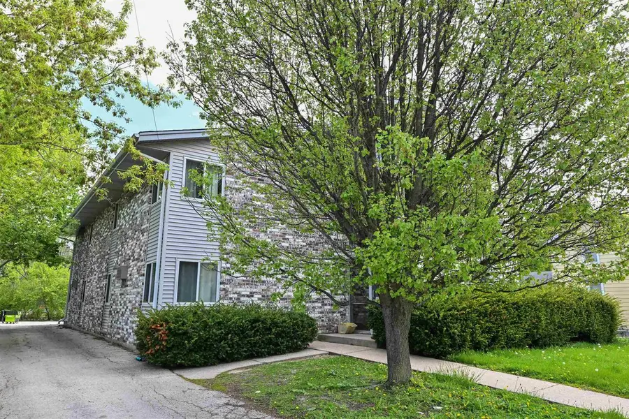201 Maple Avenue, Waukesha, WI 53186 - #3