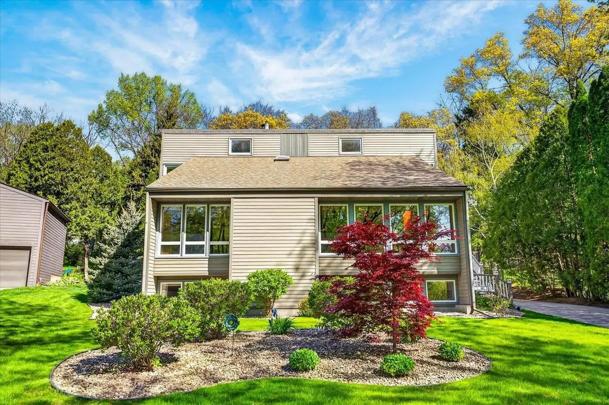 1118 Sunridge Drive, Madison, WI 53711 - #1