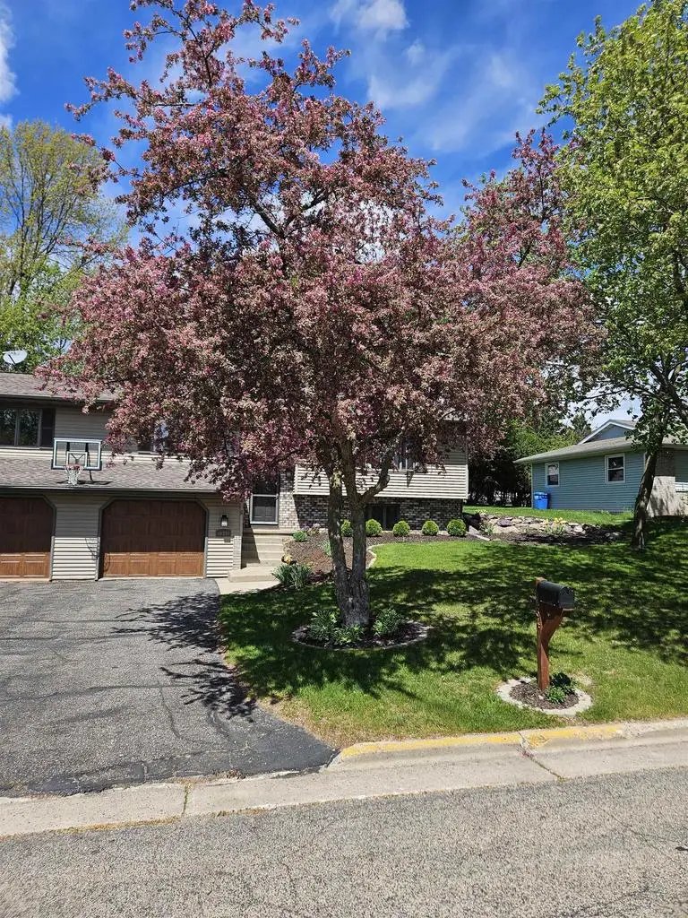 634 Naragansett Avenue, Baraboo, WI 53913 - #3