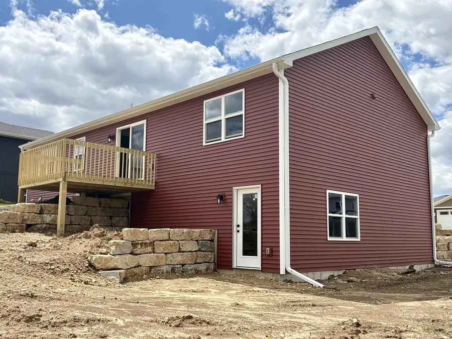 309 Prairie Hills Drive, Dodgeville, WI 53533 - #2
