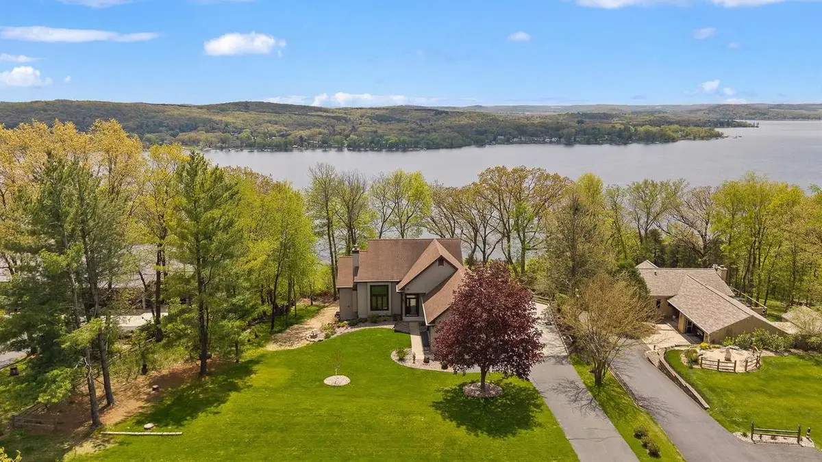 W10725 Wildwood Way, Poynette, WI 53955 - #1
