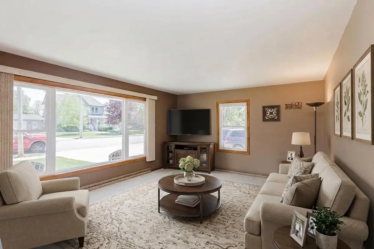 880 N 2nd Street, Platteville, WI 53818 - #1
