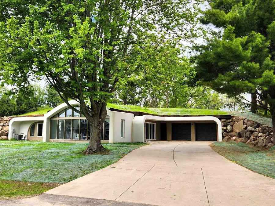 3486 Whytecliff Way, Sun Prairie, WI 53590 - #3