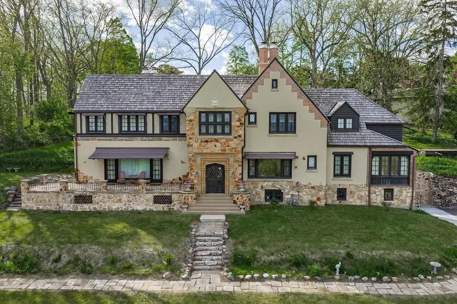 130 10th Avenue, Baraboo, WI 53913 - #2