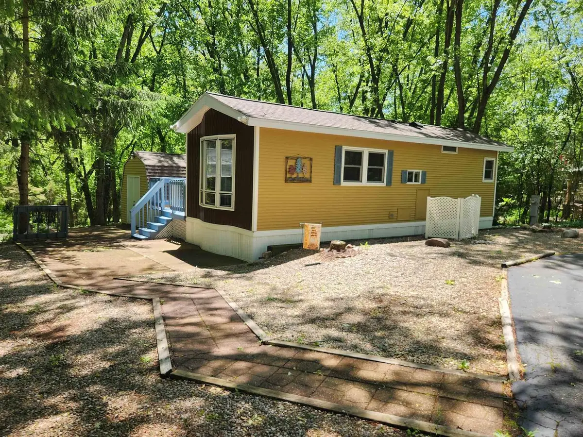 495 Sunset Circle, Edgerton, WI 53534 - #1