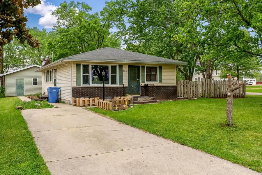 301 8th Avenue, Brodhead, WI 53520 - #2