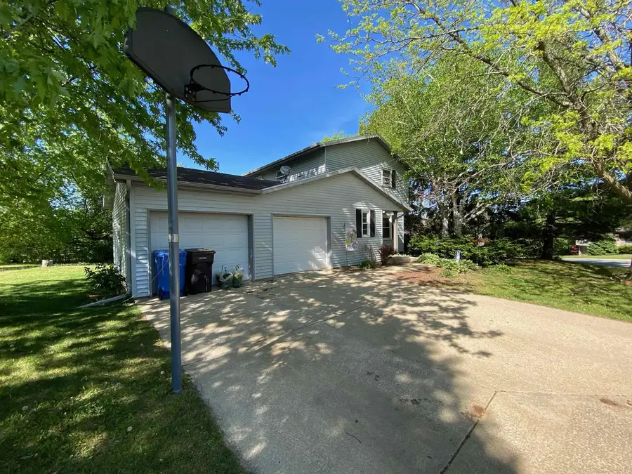 400 Linda Road, Mount Horeb, WI 53572 - #3