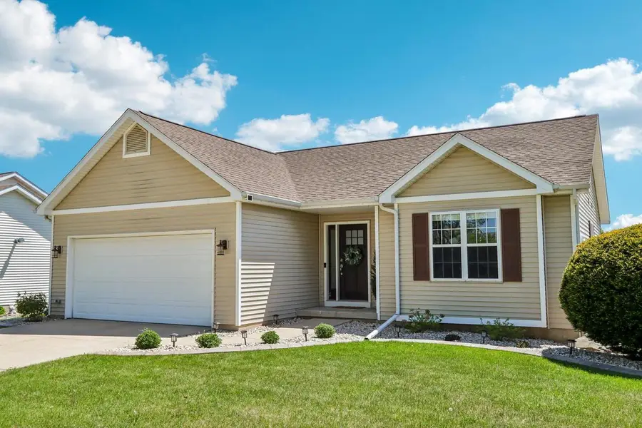 809 Brookstone Crest, Mount Horeb, WI 53572 - #2