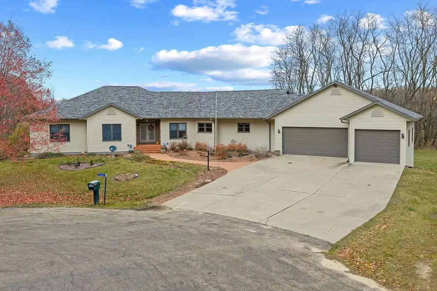 S4362 Fox Hill Circle, Baraboo, WI 53913 - #3