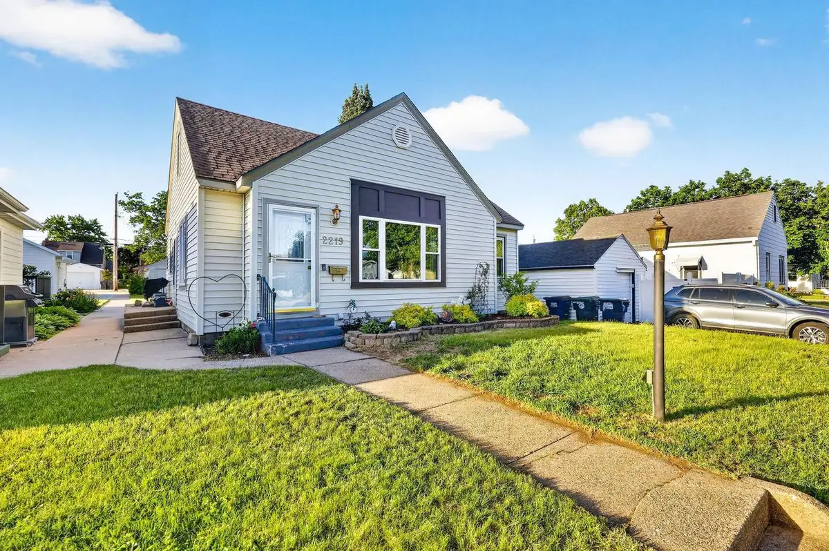 2219 Jackson Street, La Crosse, WI 54601 - #1