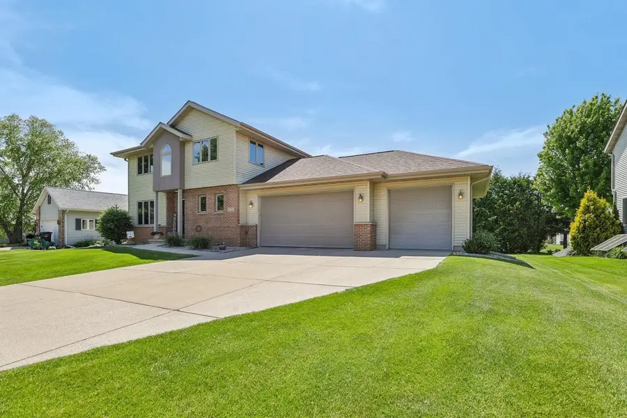 612 Greenfield Drive, Deforest, WI 53532 - #2