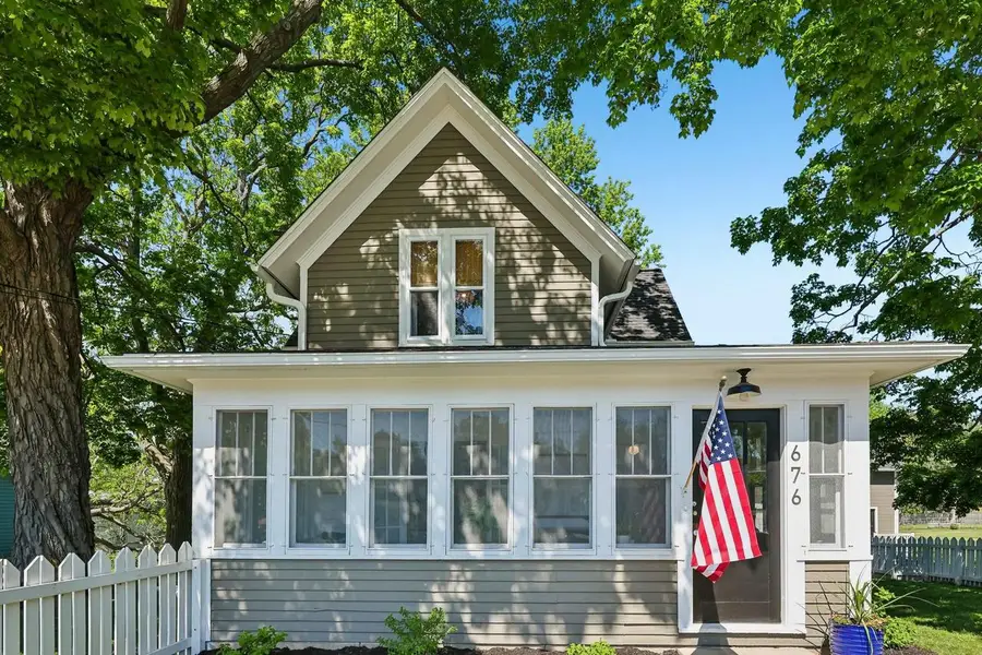 676 Summit Avenue, Oconomowoc, WI 53066 - #2
