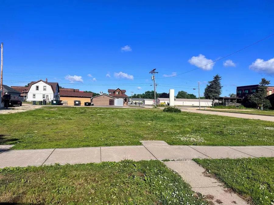 229 N Ohio Street, Prairie Du Chien, WI 53821 - #2