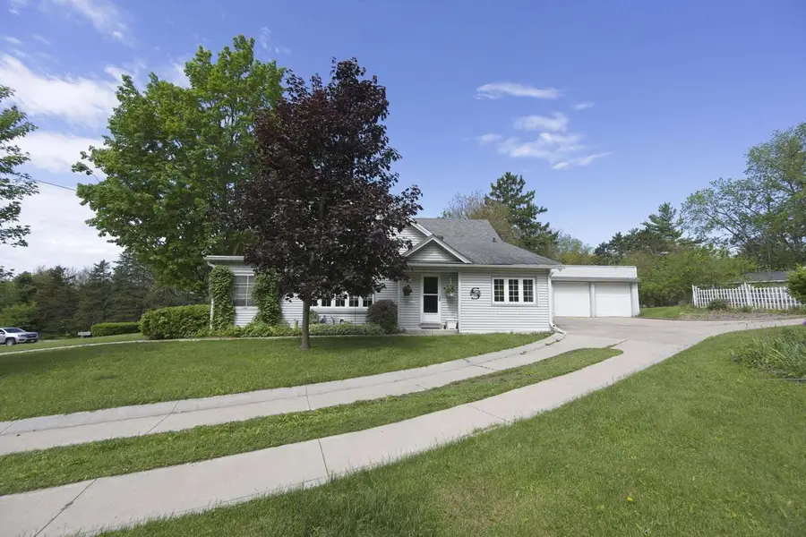 304 10th Avenue, Baraboo, WI 53913 - #3