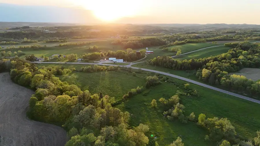 000 State Road 82, Elroy, WI 53929 - #2