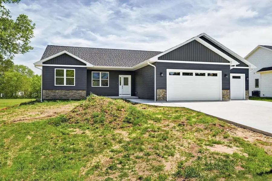 2004 W 4th Avenue, Brodhead, WI 53520 - #2