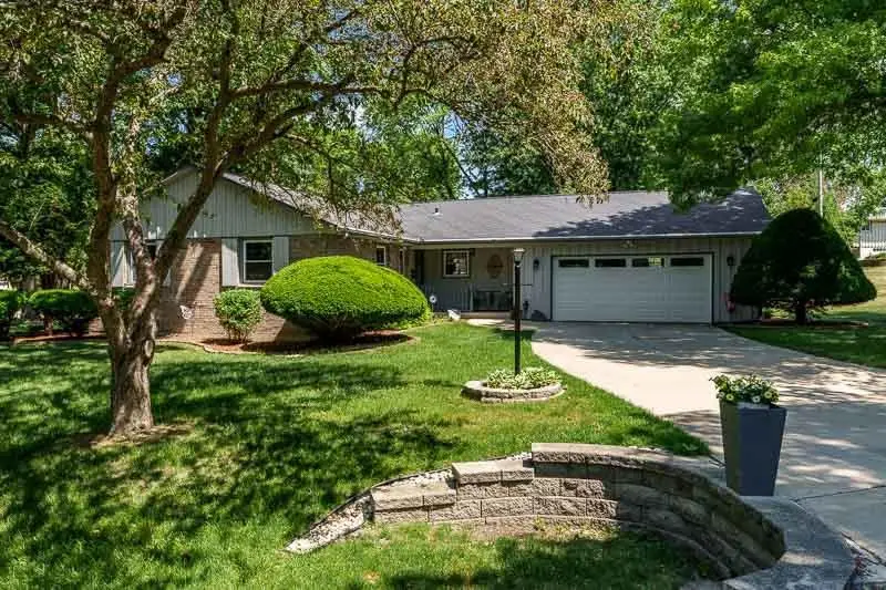807 E Holiday Drive, Beloit, WI 53511 - #2