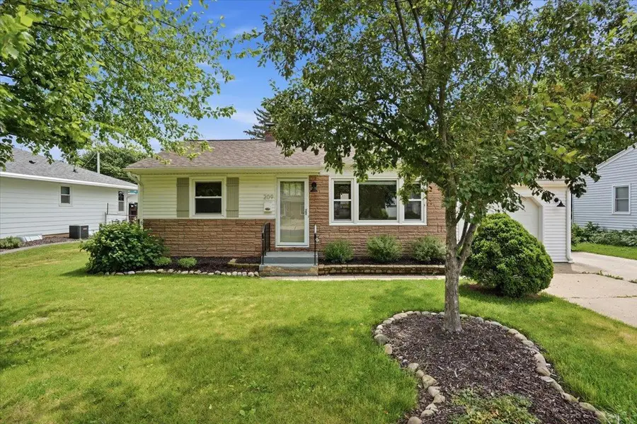 209 N Marietta Street, Verona, WI 53593 - #3