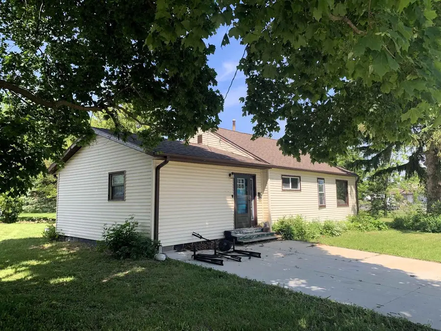 744 Farnham Street, Columbus, WI 53925 - #2