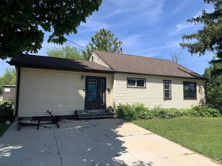 744 Farnham Street, Columbus, WI 53925 - #3