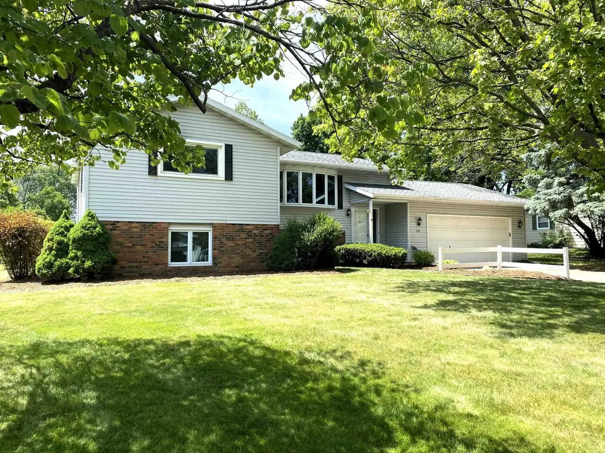 210 Avalon Road, Columbus, WI 53925 - #1