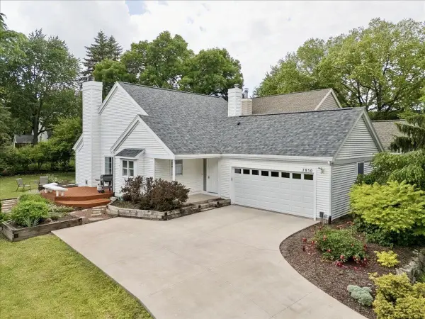 7850 E Oakbrook Circle, Madison, WI 53717