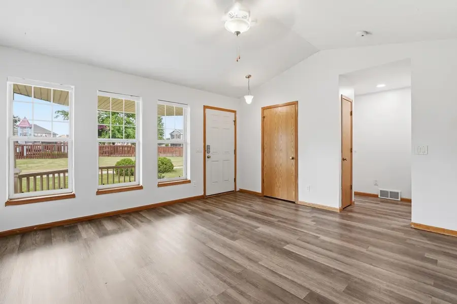137 Covington Cove Circle, Deerfield, WI 53531 - #2