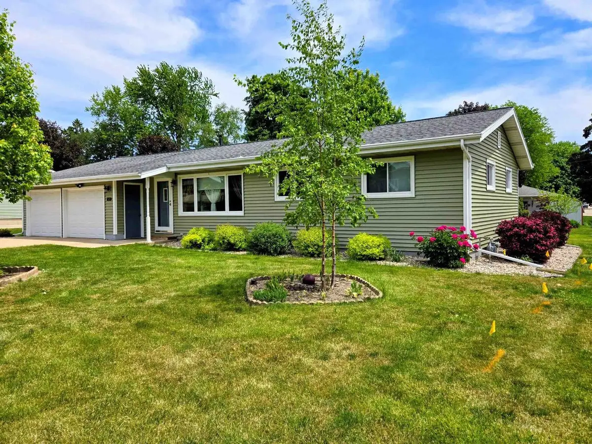 659 Hamburg Street, Ripon, WI 54971 - #1