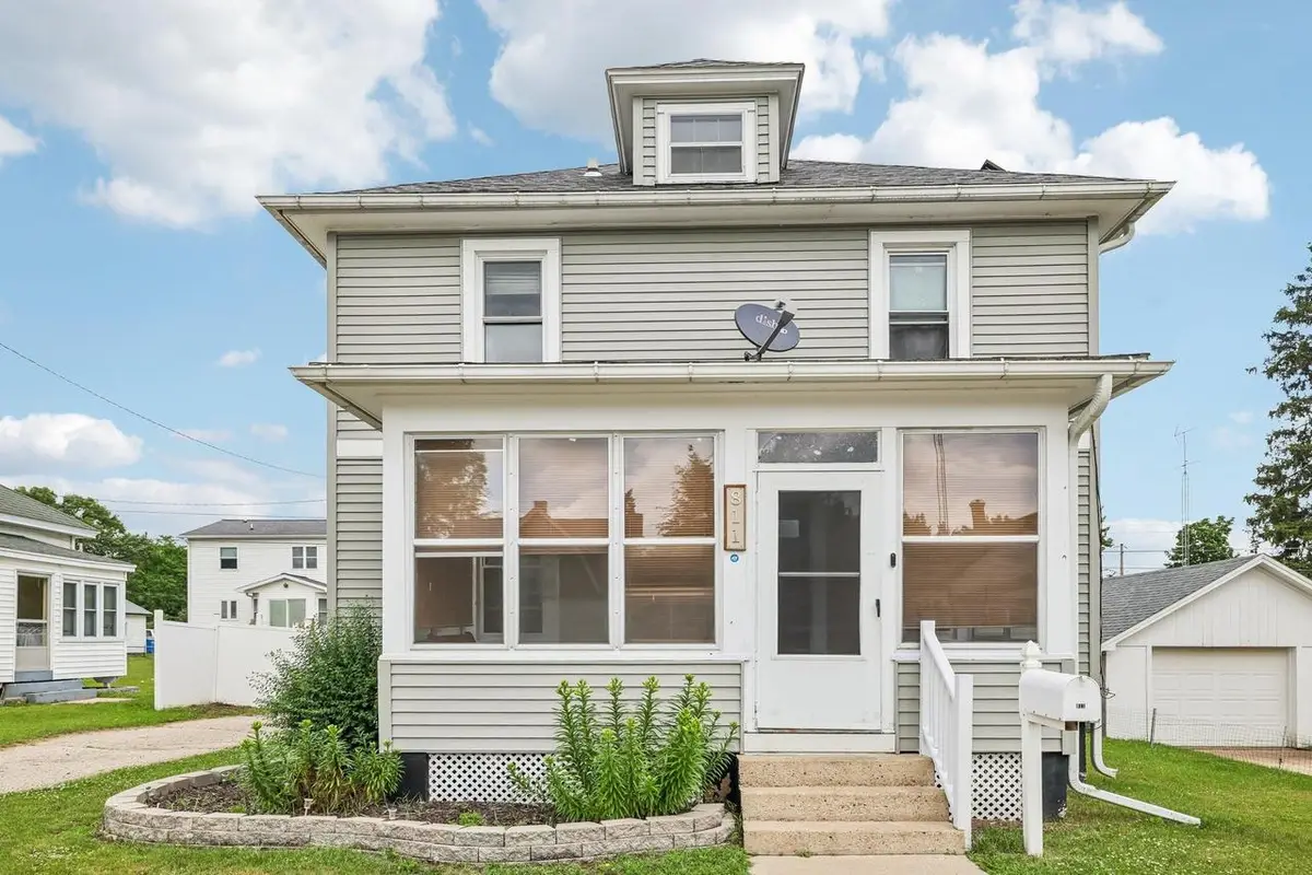 811 W Franklin Street, Portage, WI 53901 - #1