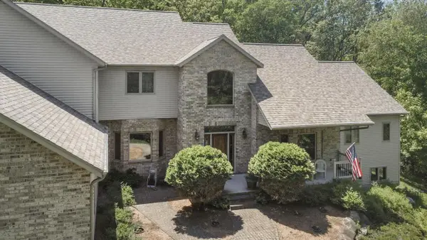 S4349 Fox Hill Circle, Baraboo, WI 53913